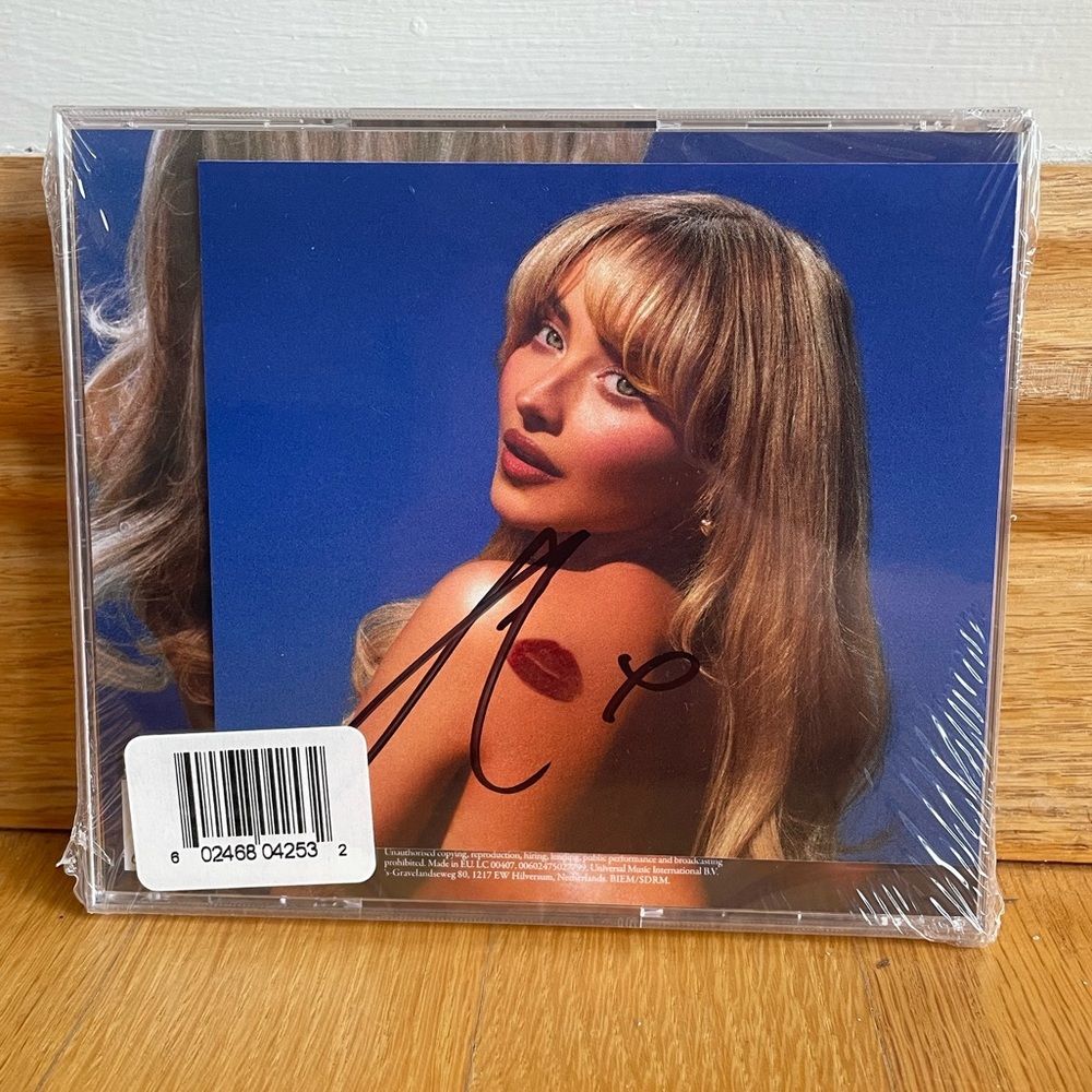*SIGNED* Short n’ Sweet - Sabrina Carpenter CD